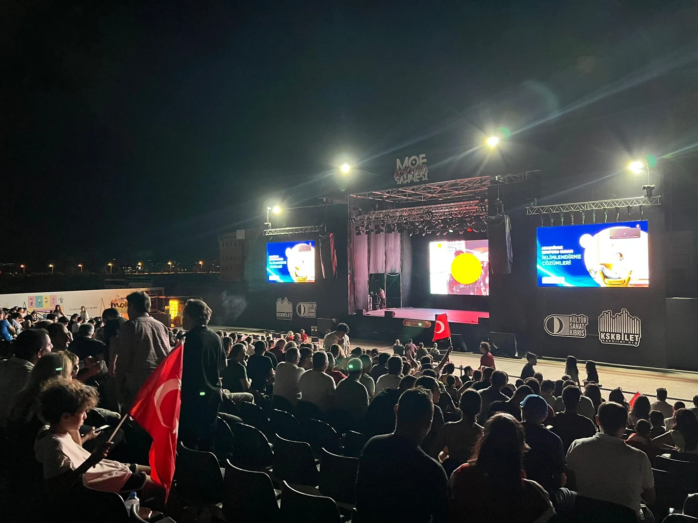 Bafra Açık Hava Sahne Gösterileri ve Partili Resort Oteller
