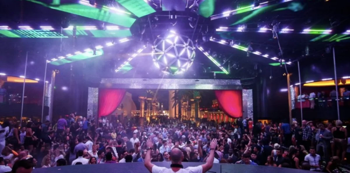Chamada Club Girne: Lüks Gece Hayatı ve Sahne Şovları - Atmosfer ve Eğlence