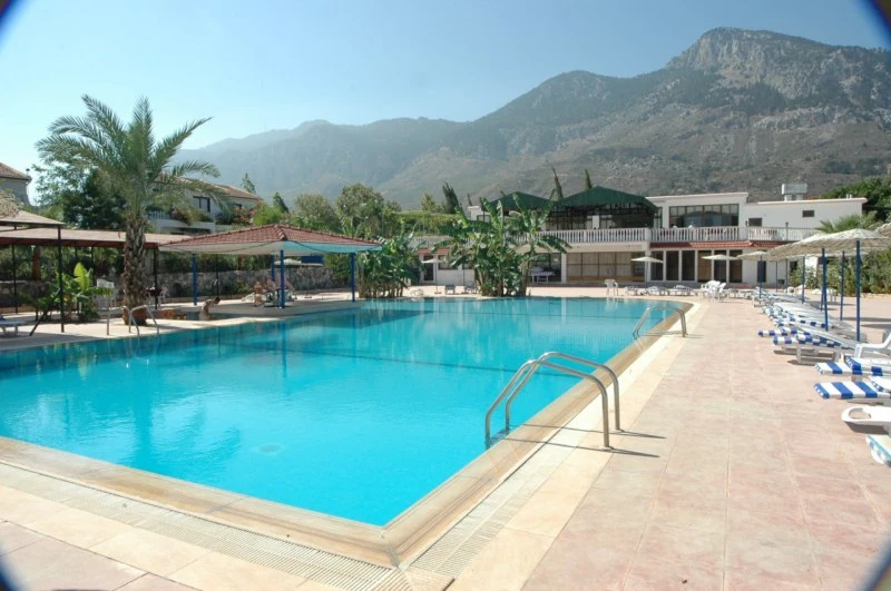 Club Simena Hotel Lapta Aile Tatili ve Havuz Rehberi