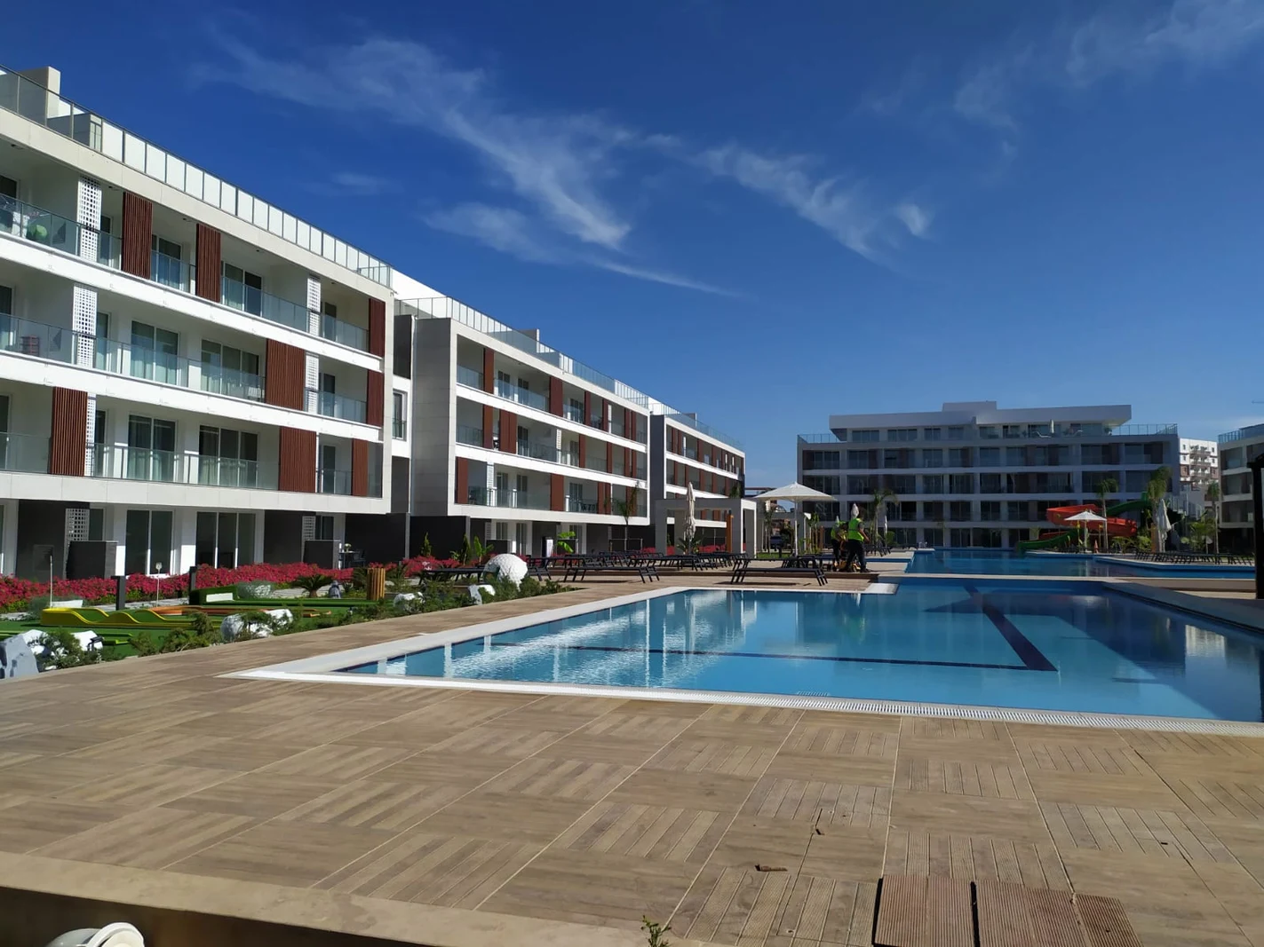 Courtyard Long Beach Resort Havuz ve Sahil