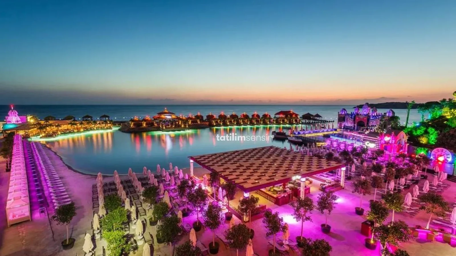Port Cratos Eğlence Kompleksi Tesis İçi ve Dinlenme Alanları