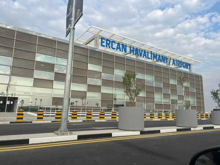 Ercan Havalimanı Gümrük Kontrolünden Hızlı Geçiş İpuçları