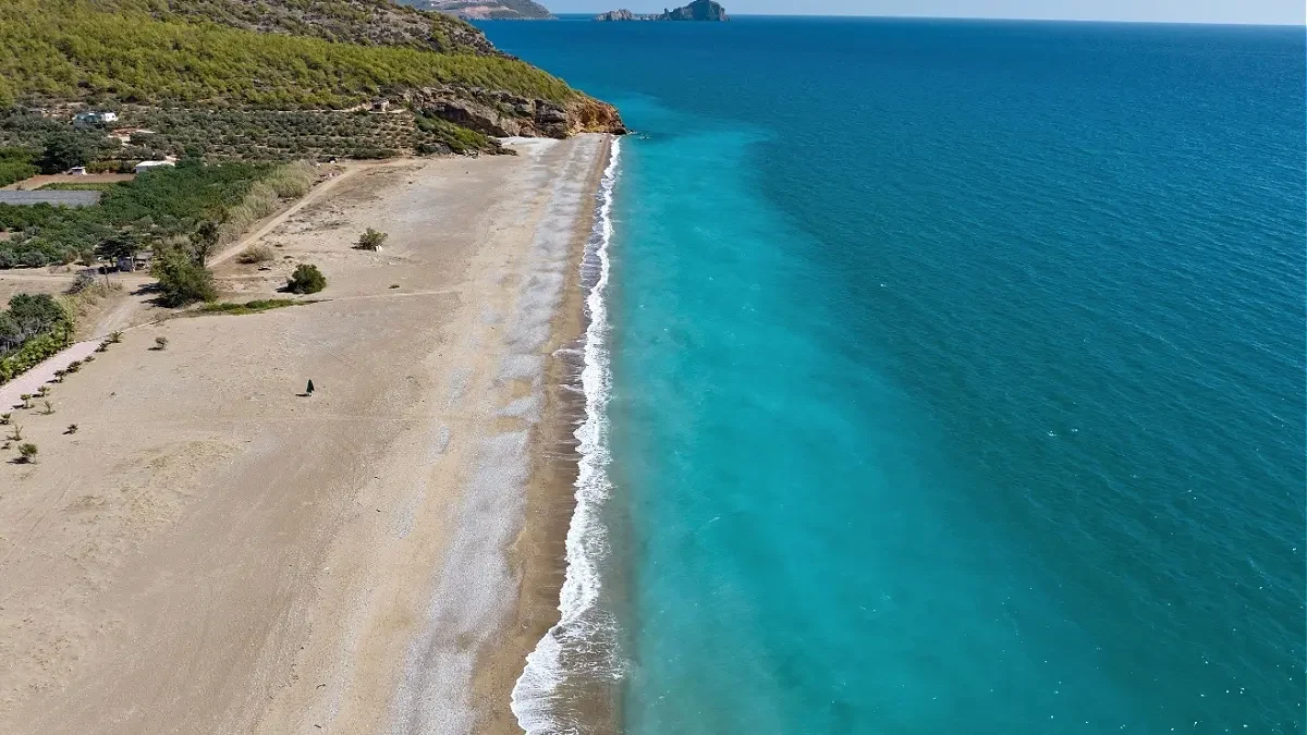 Gazimağusa Glapsides Plajı (Sığ Kum Sahili ve Su Sporları) İç Görsel 2