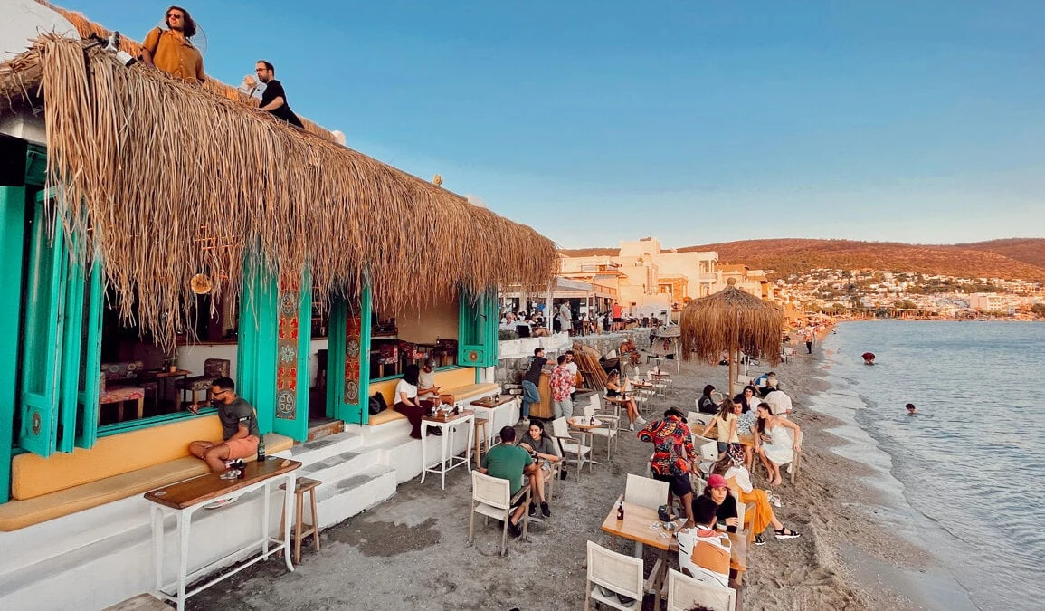 Gazimağusa Monk's Inn Bar ve Canlı Müzik Geceleri - Mekan ve Gece Görseli