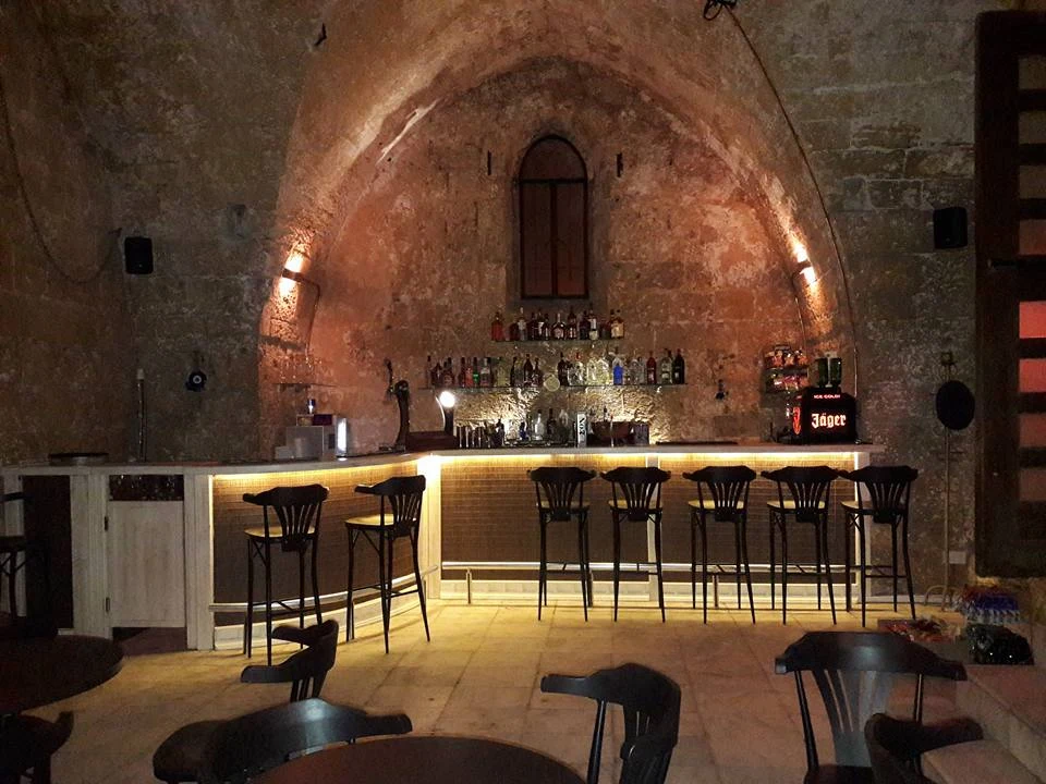Gazimağusa Monk's Inn Bar ve Canlı Müzik Geceleri