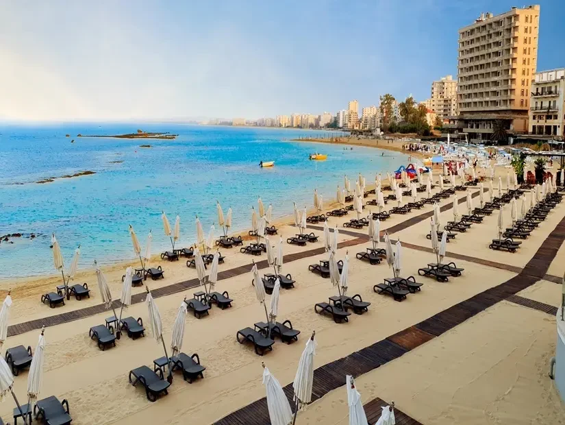 Gazimağusa Palm Beach Bölgesi Sahil Otelleri ve Manzara Rehberi