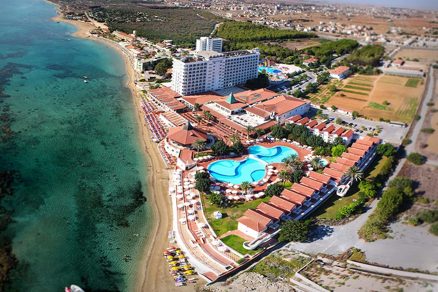 Gazimağusa Salamis Bay Conti Plajı ve Su Parkı İç Görsel 1