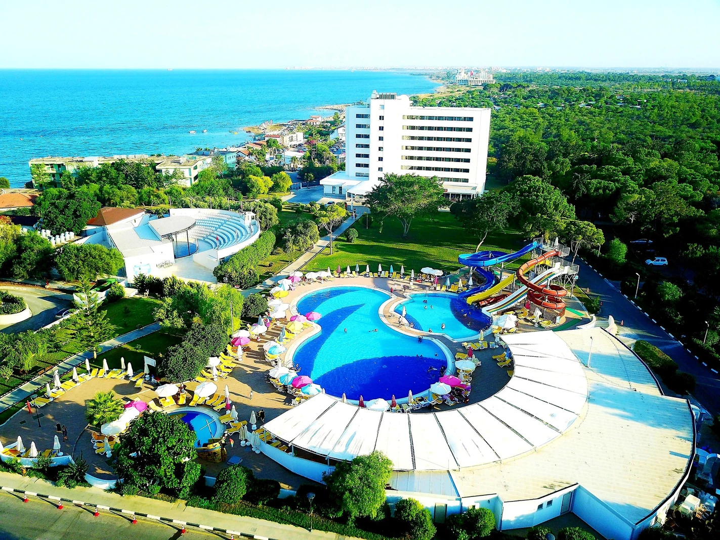 Gazimağusa Salamis Bay Conti Plajı ve Su Parkı