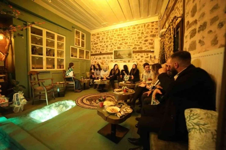 Gazimağusa Surlariçi Barları ve Otantik Gece Mekanları - Atmosfer ve Eğlence