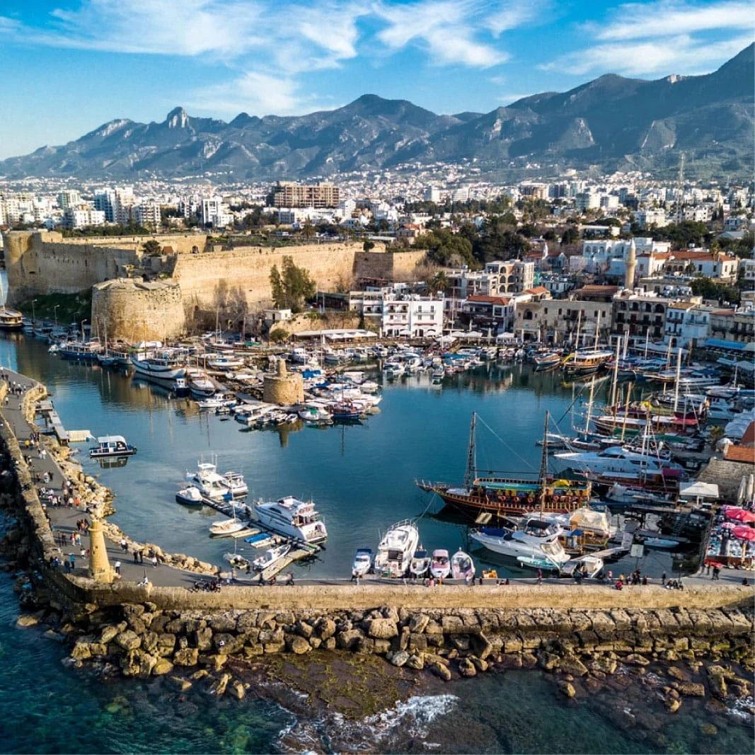 Girne Antik Liman Barlarında Gece Eğlencesi ve İpuçları - Atmosfer ve Eğlence