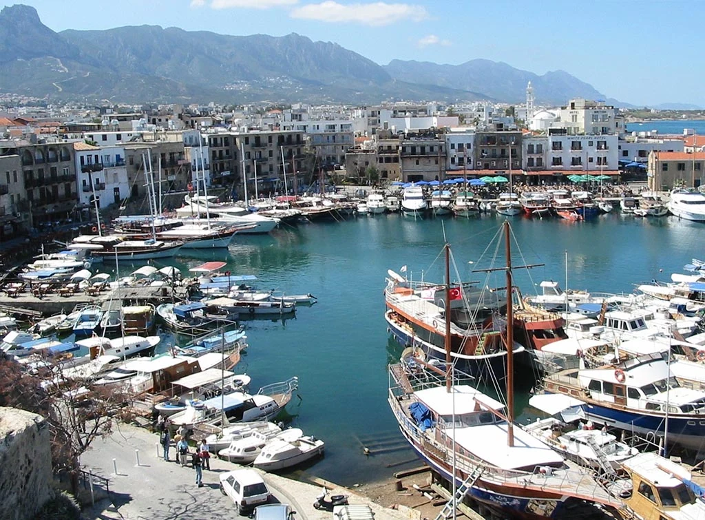 Girne Antik Liman Barlarında Gece Eğlencesi ve İpuçları
