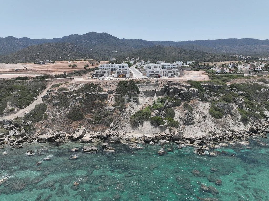 Girne Bahçeli Koyu ve Saklı Taş Sahiller