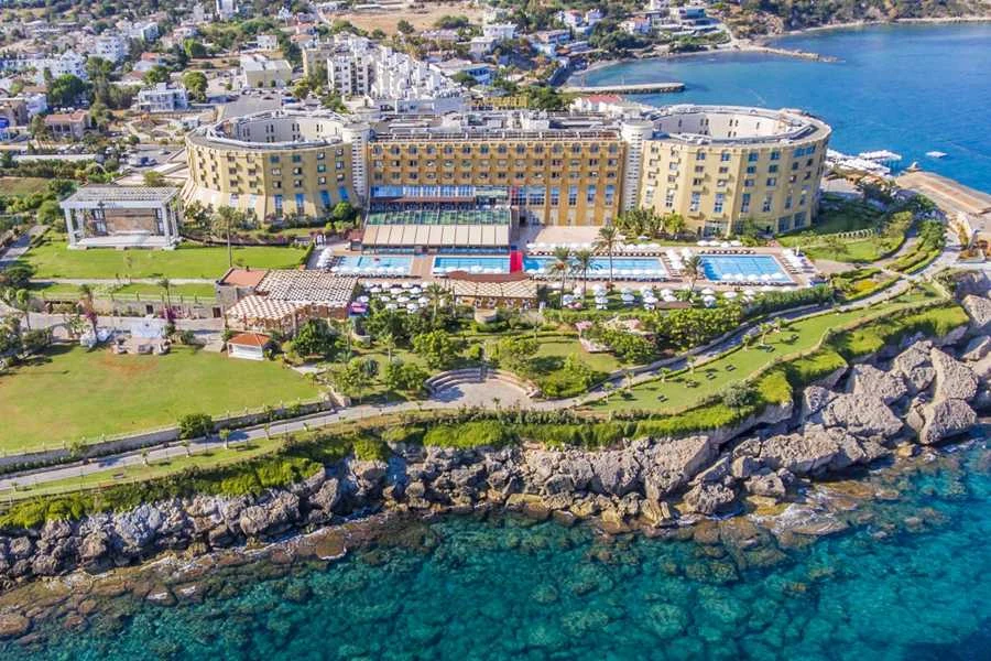 Girne Canlı Müzikli ve Teras Performanslı Restoran Otelleri