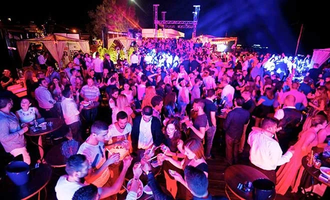 Girne Çatalköy Malpas Cougar Club Gece Performansları - Mekan ve Gece Görseli