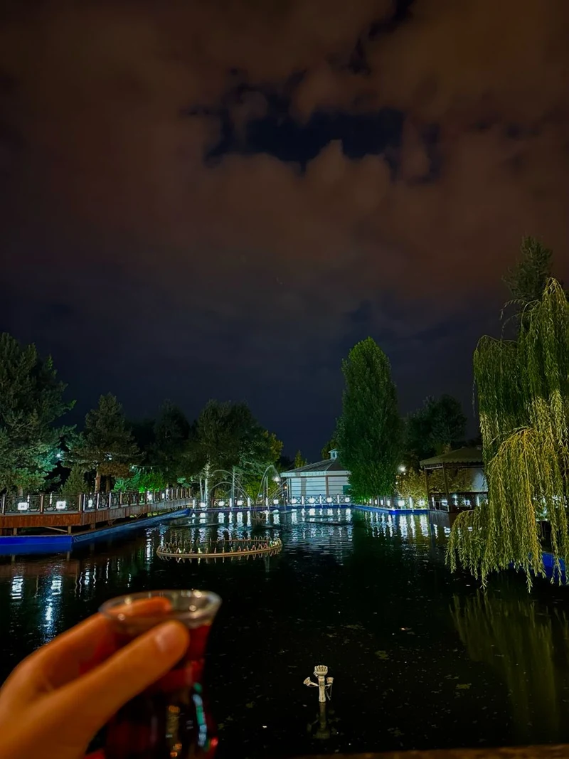 Girne Chesterfield Lounge & Bar İş Çıkışı ve Gece Saatleri - Atmosfer ve Eğlence