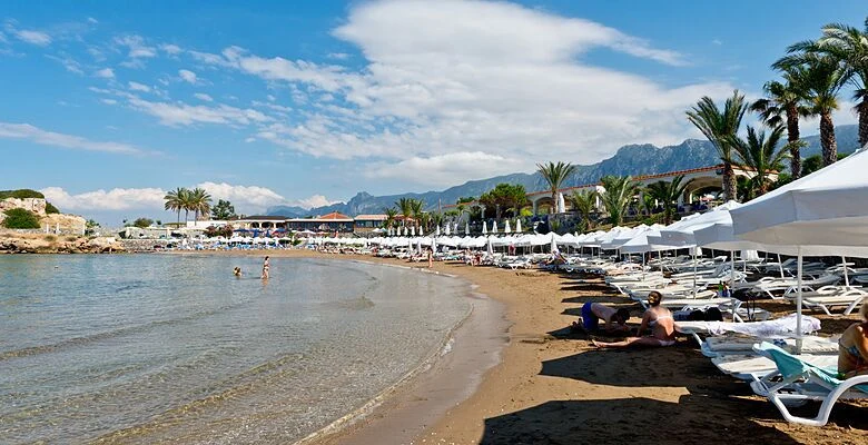 Girne Denizkızı Beach (Sakin Kumsal ve Su Sporları)