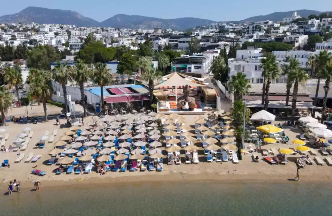 Girne Ego Bar Surlariçi Canlı Müzik ve Bahçe Geceleri - Mekan ve Gece Görseli