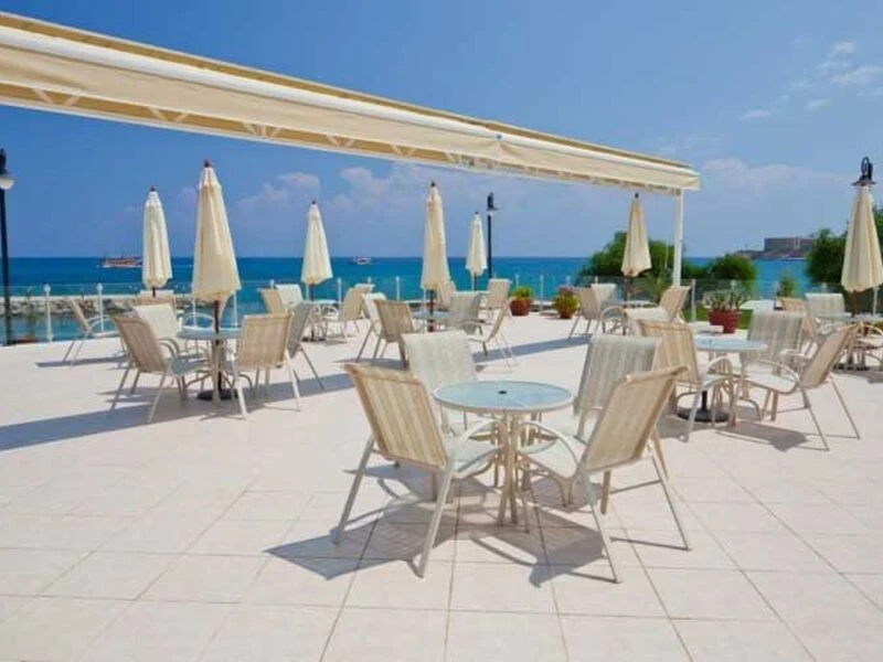 Girne Karaoğlanoğlu Kervansaray Beach Bar Gece Müzikleri - Mekan ve Gece Görseli