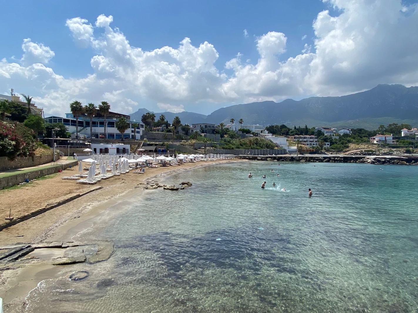 Girne Karaoğlanoğlu Kervansaray Beach Bar Gece Müzikleri - Atmosfer ve Eğlence