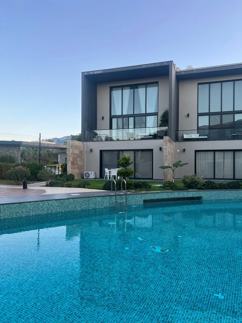 Girne Karaoğlanoğlu ve Kervansaray Koyu Yakını Sahil Tesisleri