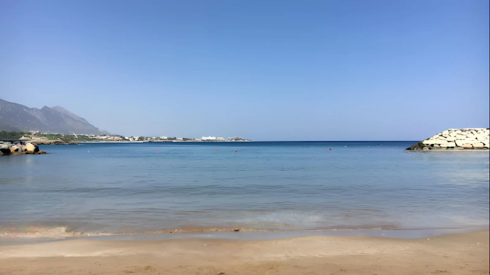 Girne Kervansaray Beach (Şehir Merkezine Yakın Kumsal) İç Görsel 2