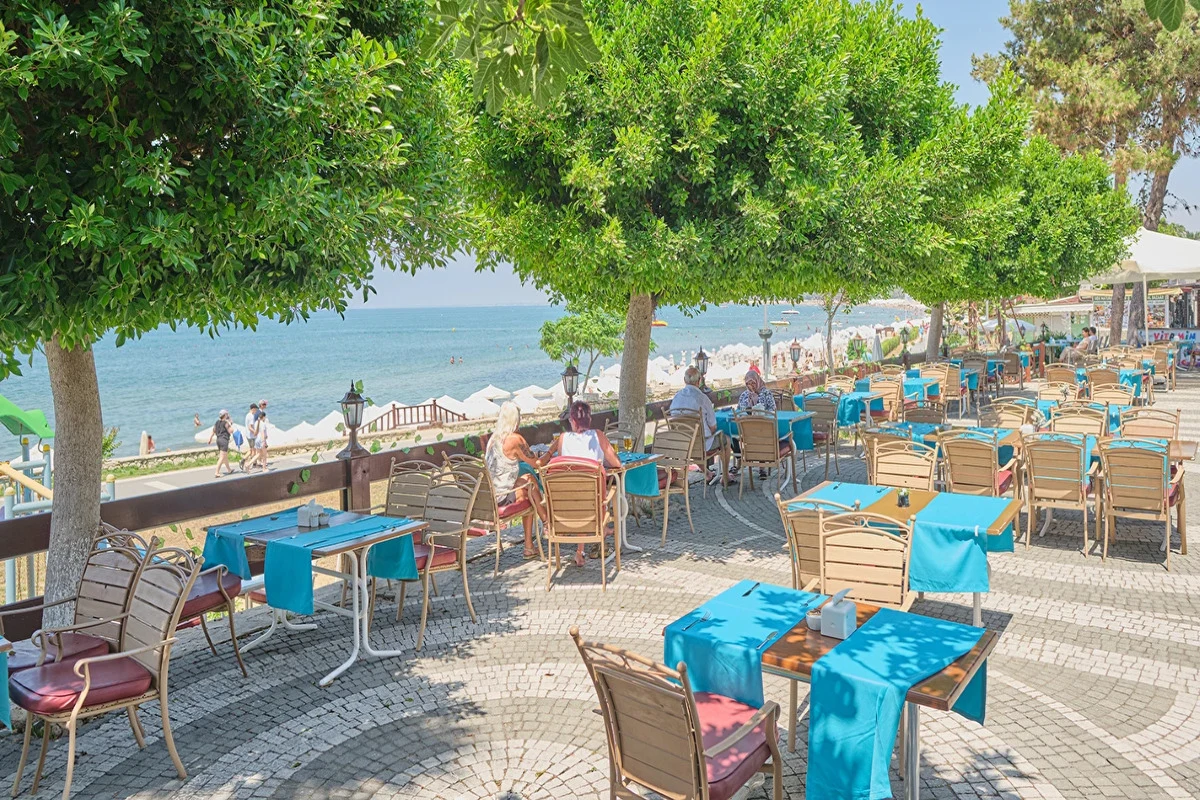 Girne Lapta Sahil Yolu Gece Mekanları ve Barlar - Mekan ve Gece Görseli