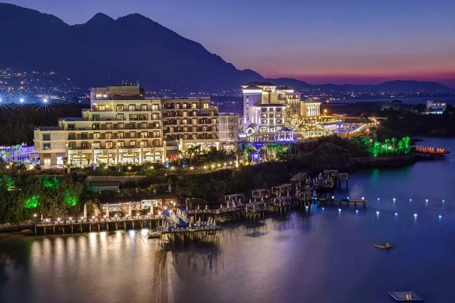 Girne Merit Royal Beach & VIP Cabana Koyu İç Görsel 1