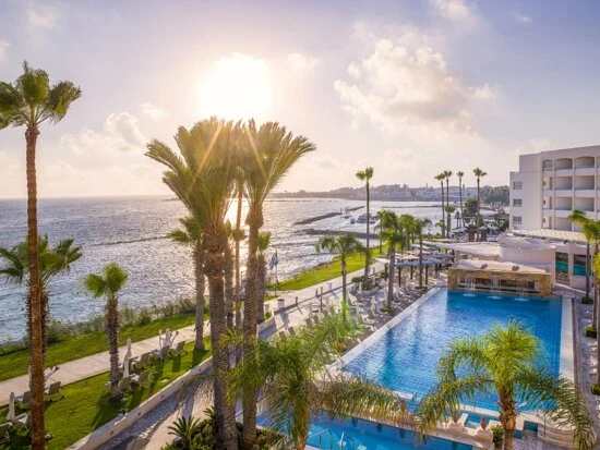 Servisli Girne Otelleri Tesis Mimarisi ve Genel Atmosfer