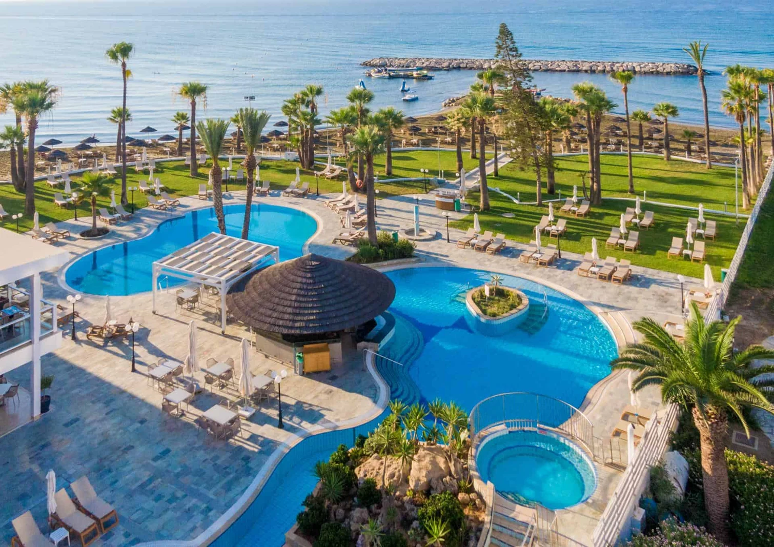 Girne Özel Koylu Resortlar Tesis Mimarisi ve Genel Atmosfer