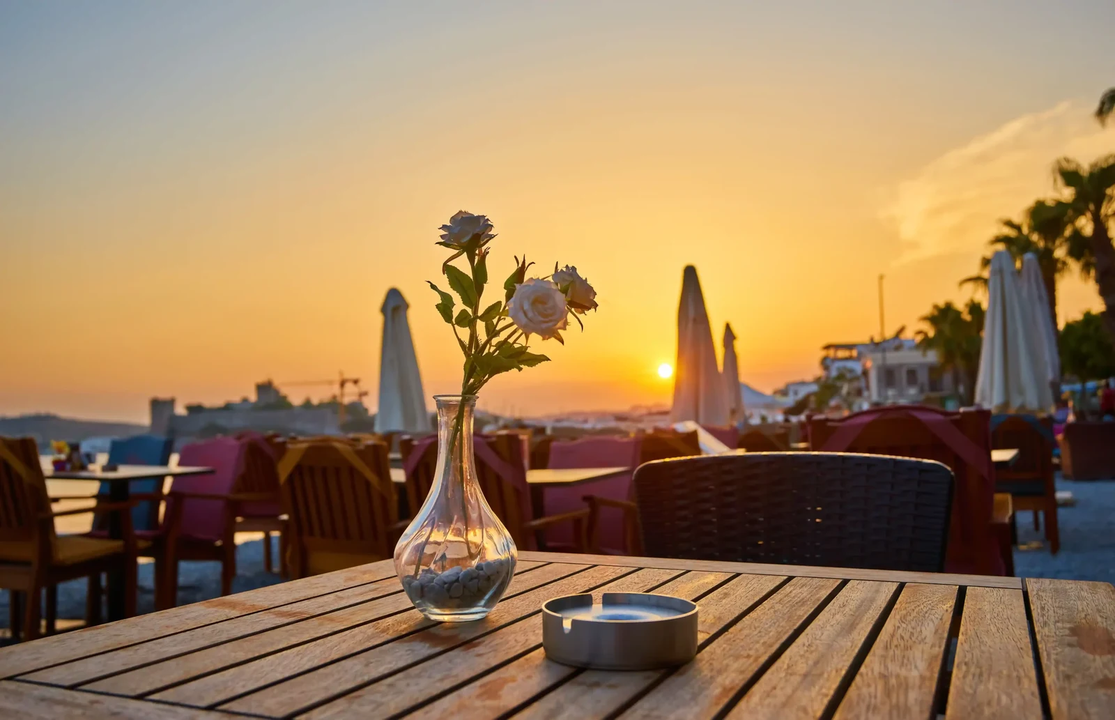 Girne Sahil Şeridindeki En İyi 7 Sunset Bar - Atmosfer ve Eğlence