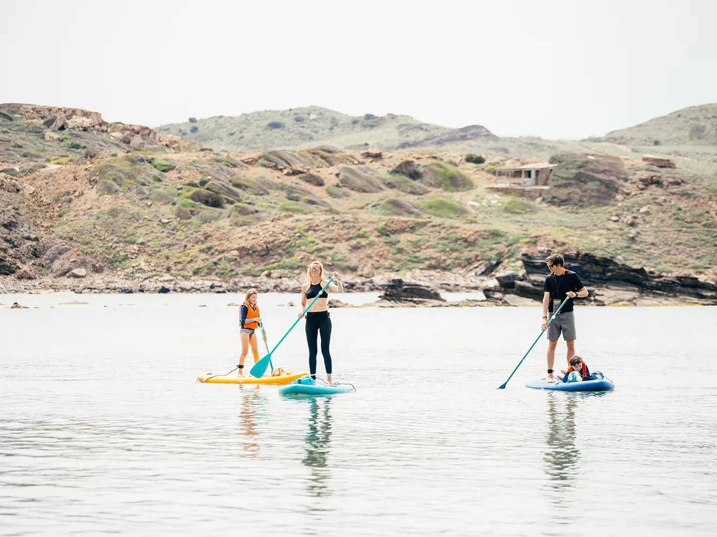 Girne Sahilinde Stand Up Paddle (SUP) Kürek Sörfü Deneyimi