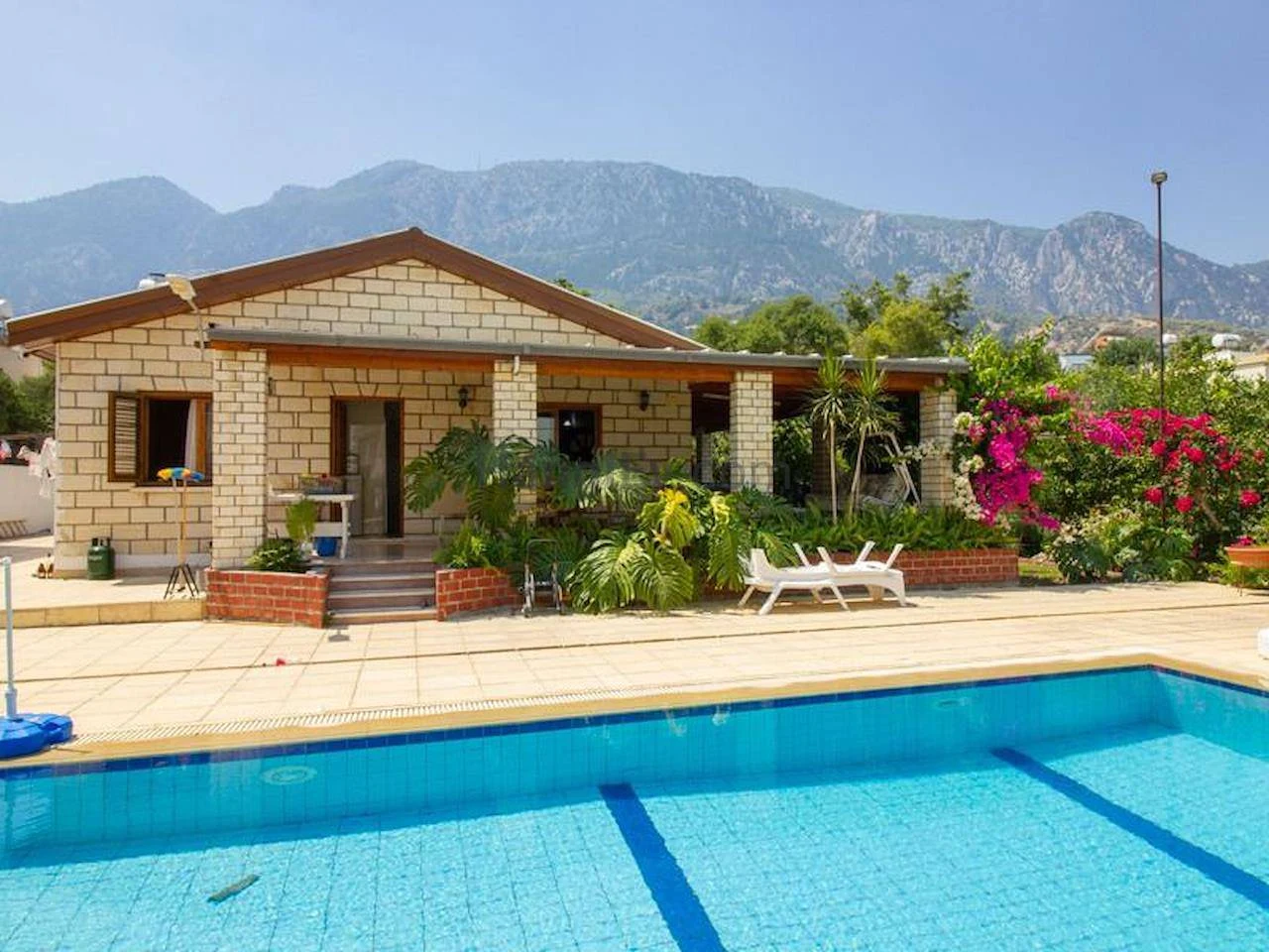 Girne Sardunya Bay (Lapta Saklı Şirin Deniz Koyu) İç Görsel 1