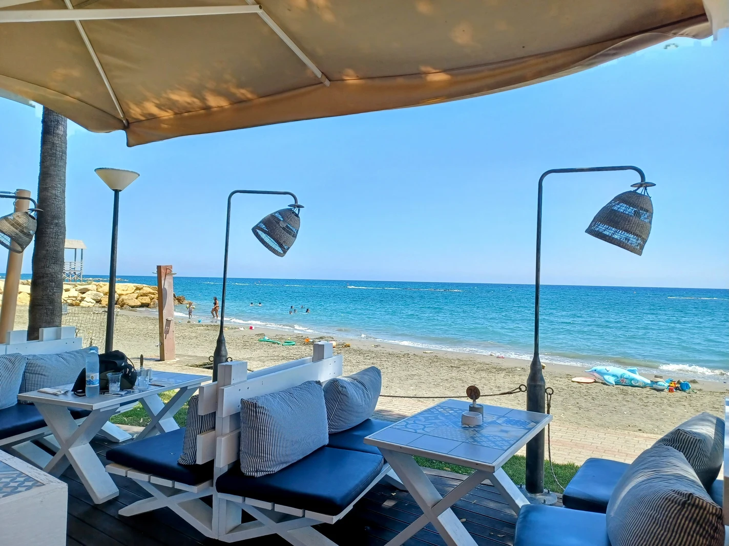 Girne Sky Bar Mekanları: Gece Görsel Şölen ve Müzik - Mekan ve Gece Görseli