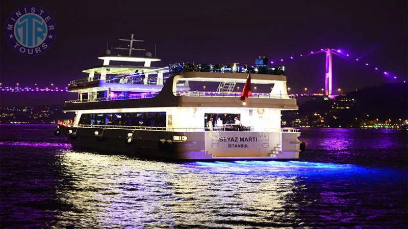 Girne Sunset & Night Boat Party: Teknede Gece Eğlencesi - Atmosfer ve Eğlence