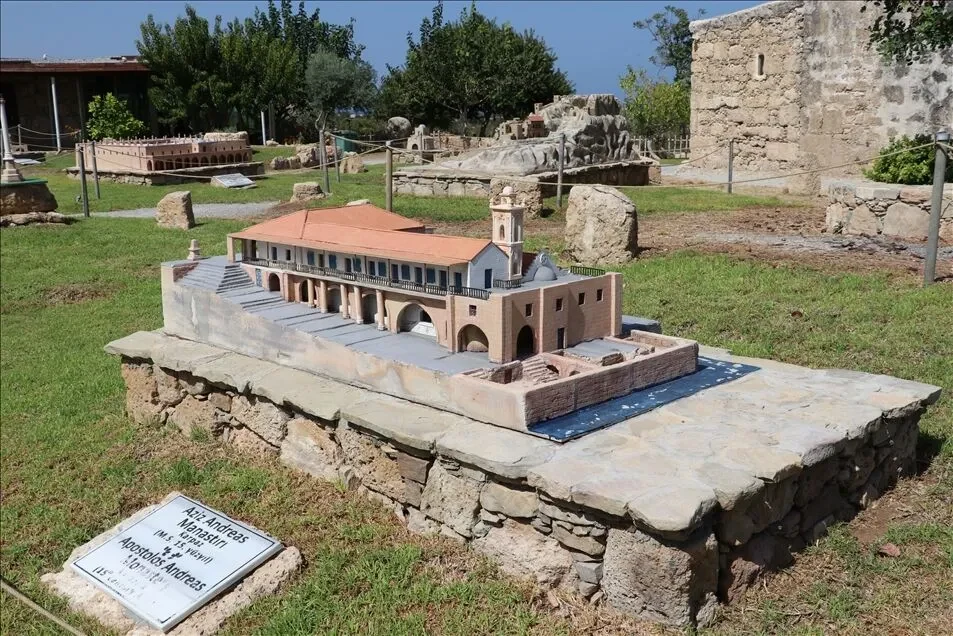 Girne Tatlısu Minia Kıbrıs (Minyatür Kıbrıs Eserleri Müzesi) İç Görsel 2