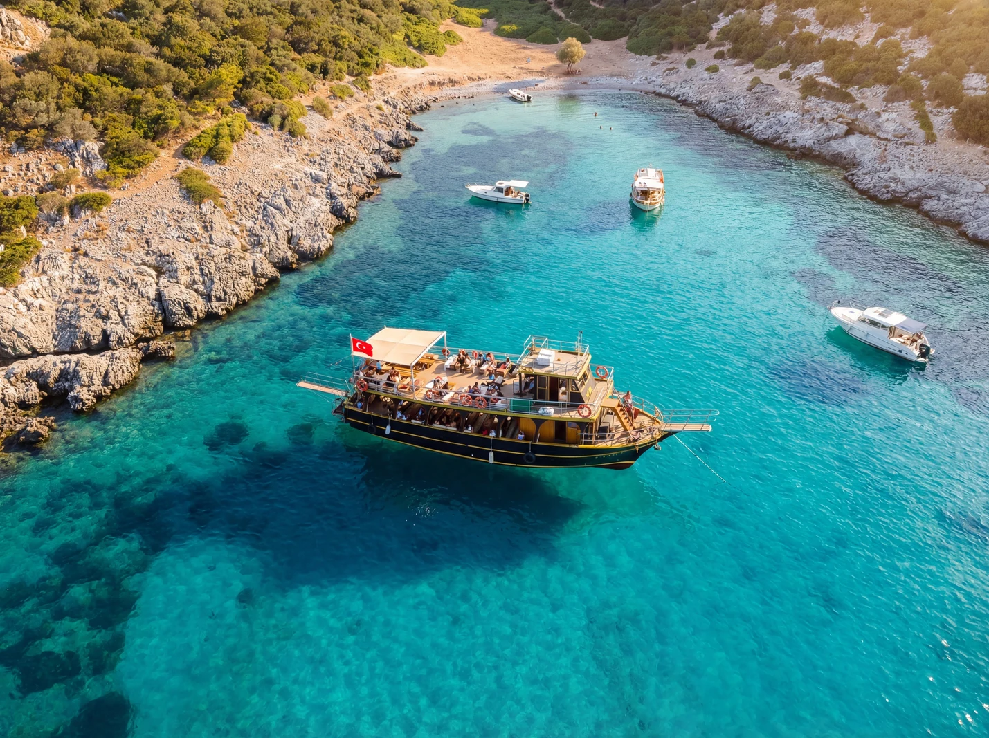 Girne Tekne Turu ve Gün Boyu Koy Gezileri Rehberi İç Görsel 2
