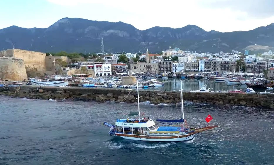 Girne Tekne Turu ve Gün Boyu Koy Gezileri Rehberi