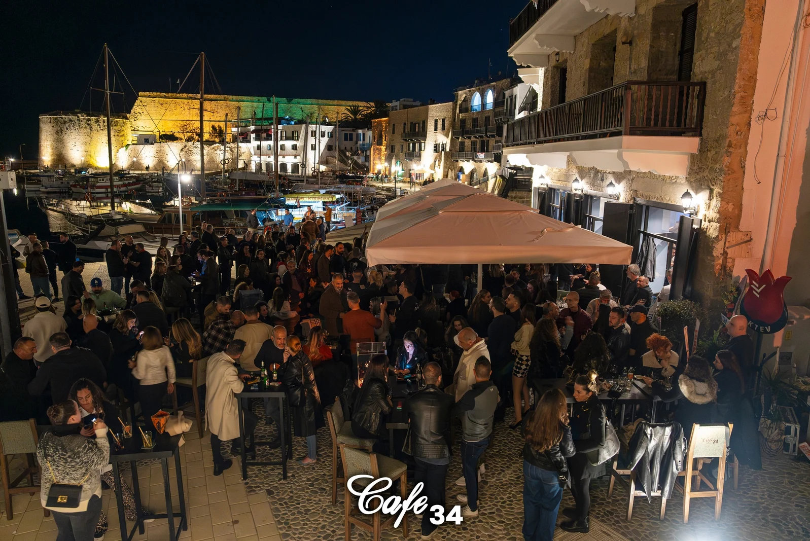Girne Yat Limanı Carob Bar & Lounge Gece Atıştırmalıkları - Atmosfer ve Eğlence