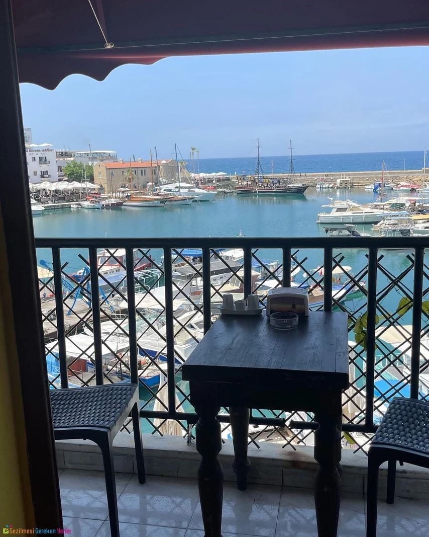 Girne Yat Limanı Carob Bar & Lounge Gece Atıştırmalıkları