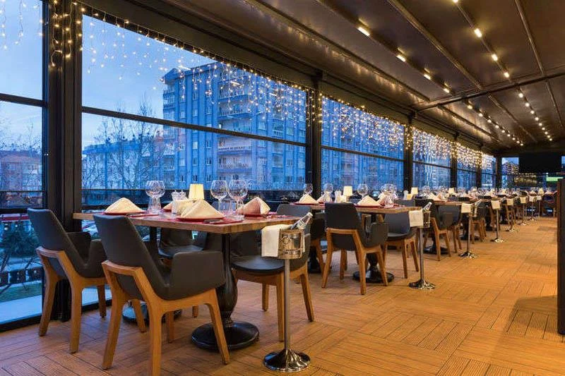 Golden Tulip Hotel Havuz ve Sahil