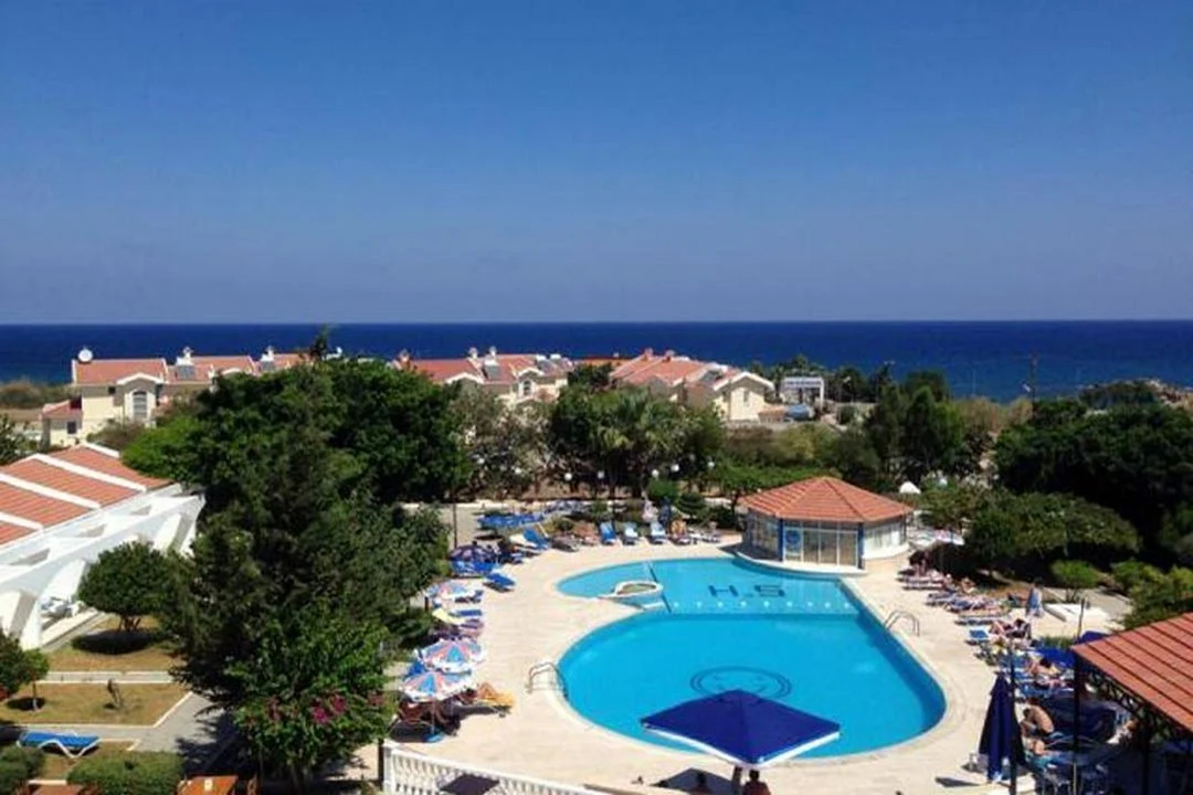 Hotel Sempati Lapta Sahil ve Deniz Manzaralı Konaklama