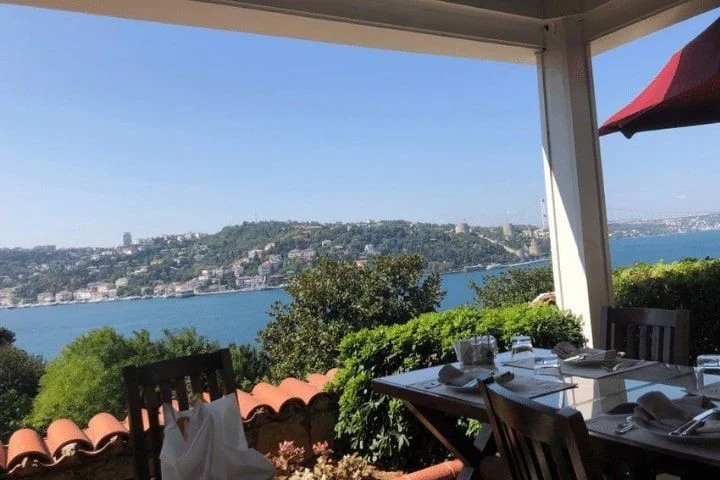 İskele Boğaz Balık Otelleri Havuz ve Güneşlenme Terasları
