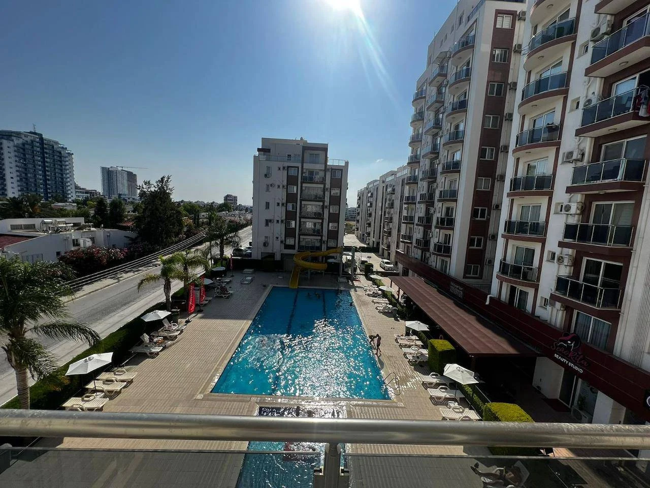 Long Beach Rezidans Oteller Havuz ve Güneşlenme Terasları