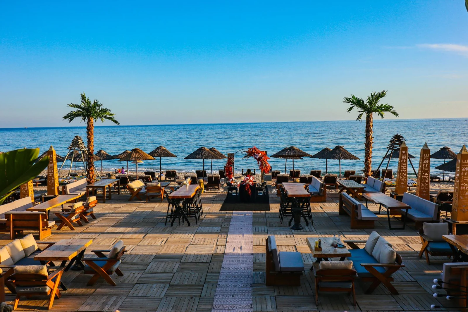 İskele MacKenzie Beach Club ve Sahil Lounge İç Görsel 2