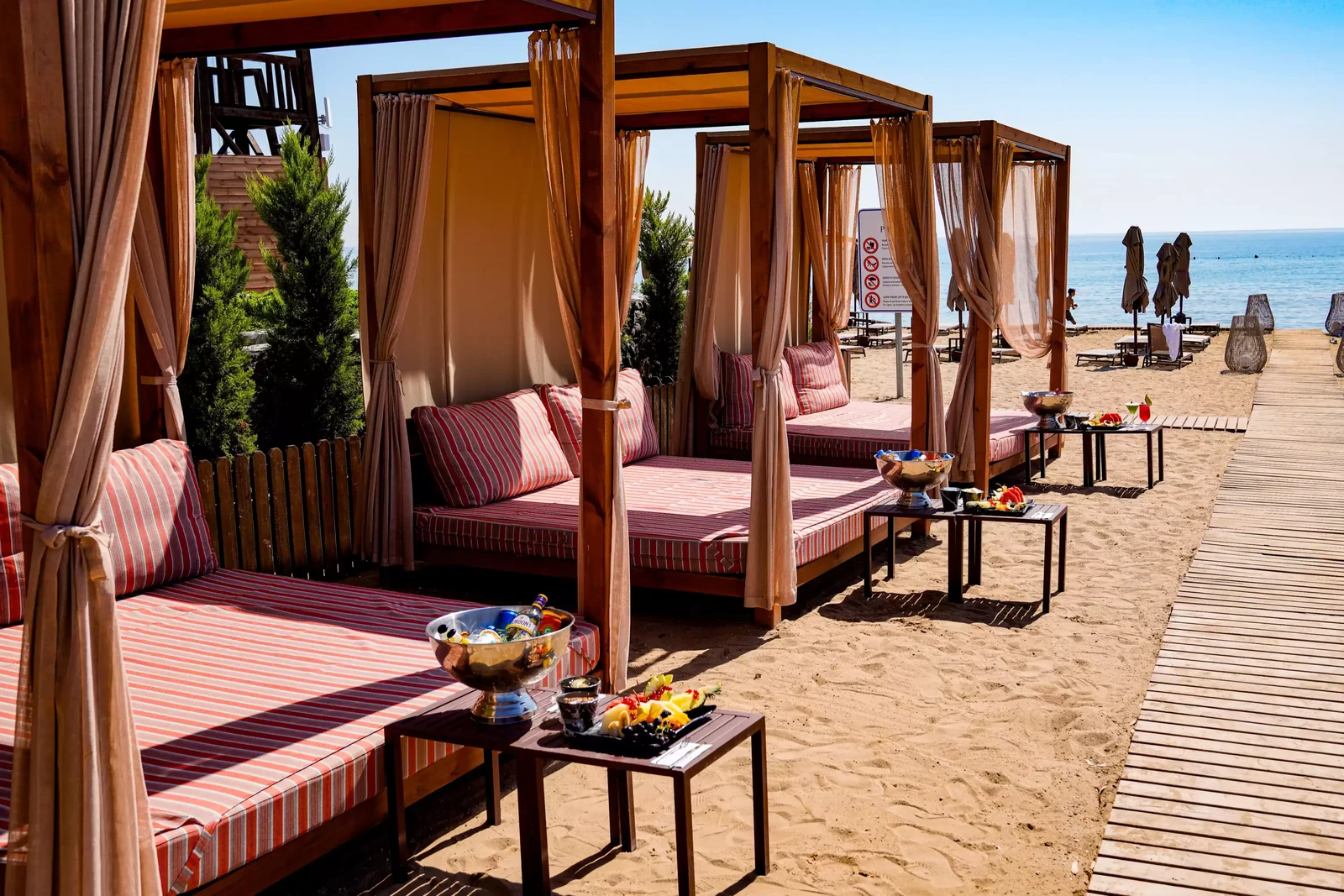İskele Pera MacKenzie Beach Club Gece Partileri - Mekan ve Gece Görseli