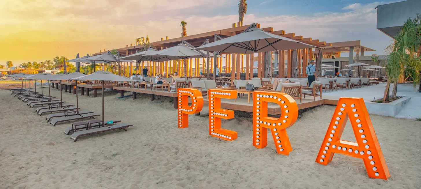 İskele Pera MacKenzie Beach Club Gece Partileri - Atmosfer ve Eğlence