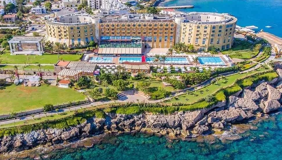 2026 En Çok Tavsiye Edilen Oteller Havuz ve Güneşlenme Terasları