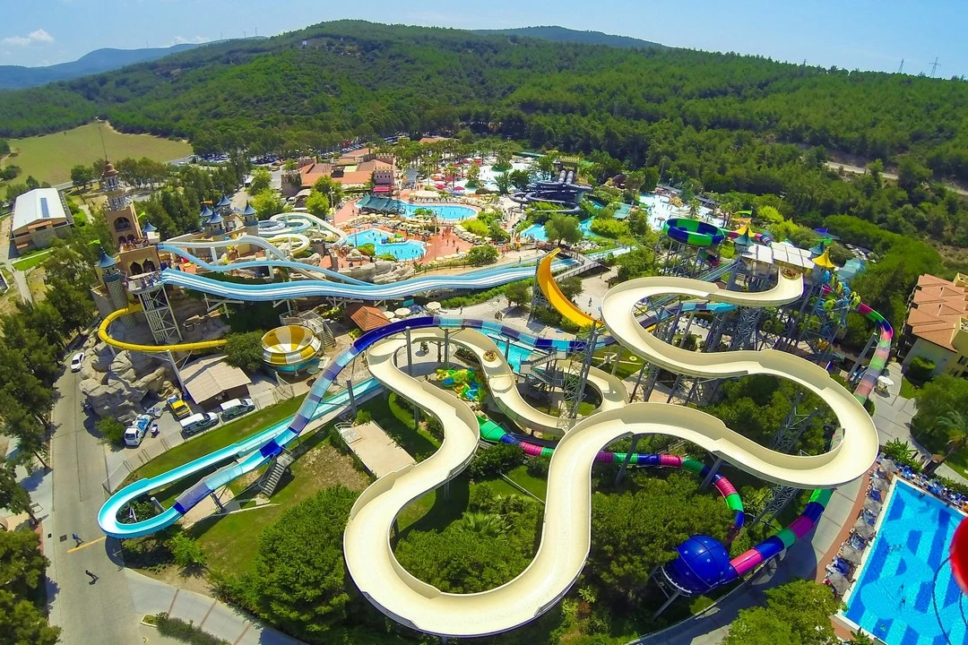 Kıbrıs Aquaparklı Oteller Tesis İçi Sosyal Alanlar ve Havuz Keyfi