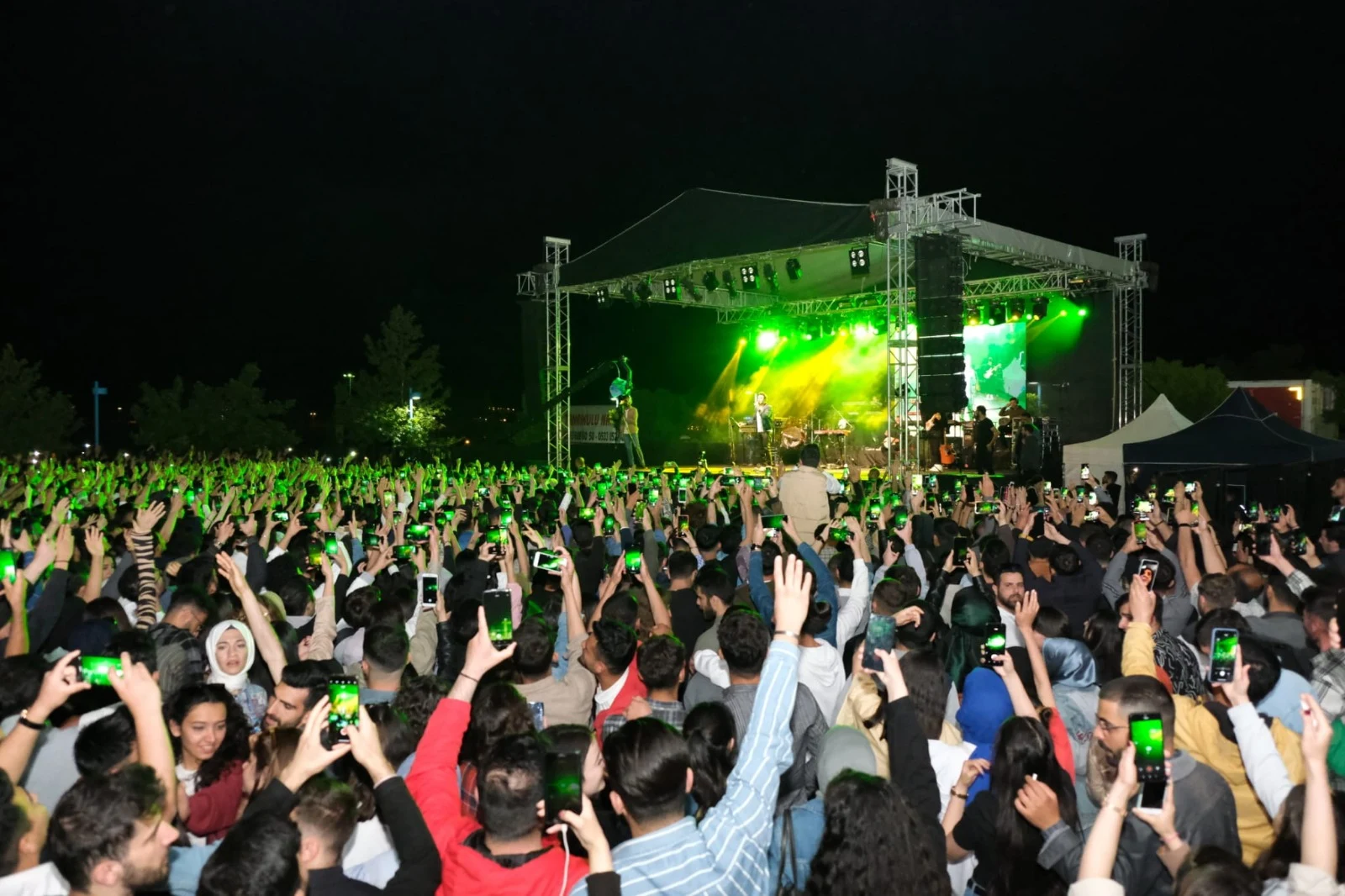 Kıbrıs Bahar Şenlikleri Gece Konserleri ve Öğrenci Festivalleri - Mekan ve Gece Görseli