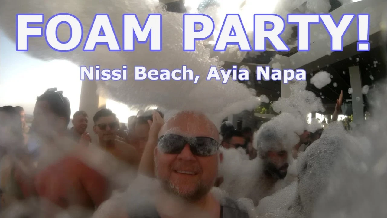 Kıbrıs Beach Club Köpük Partileri (Foam Parties) Rehberi - Mekan ve Gece Görseli